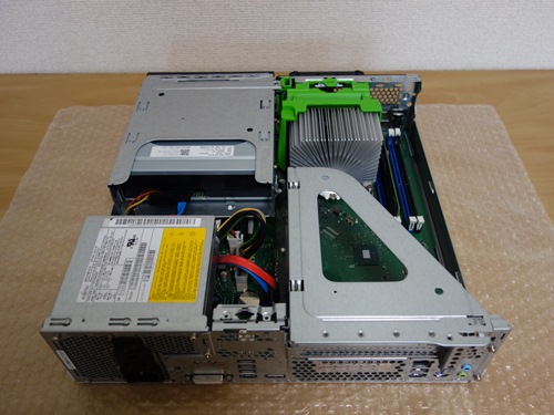 FUJITSU ESPRIMO D587/SX