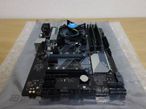 CPU・CPUクーラー・メモリーの取り付け