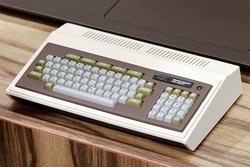 ハル研究所、「PasocomMini PC-8001」を一般発売。ミニ「PCG8100」も