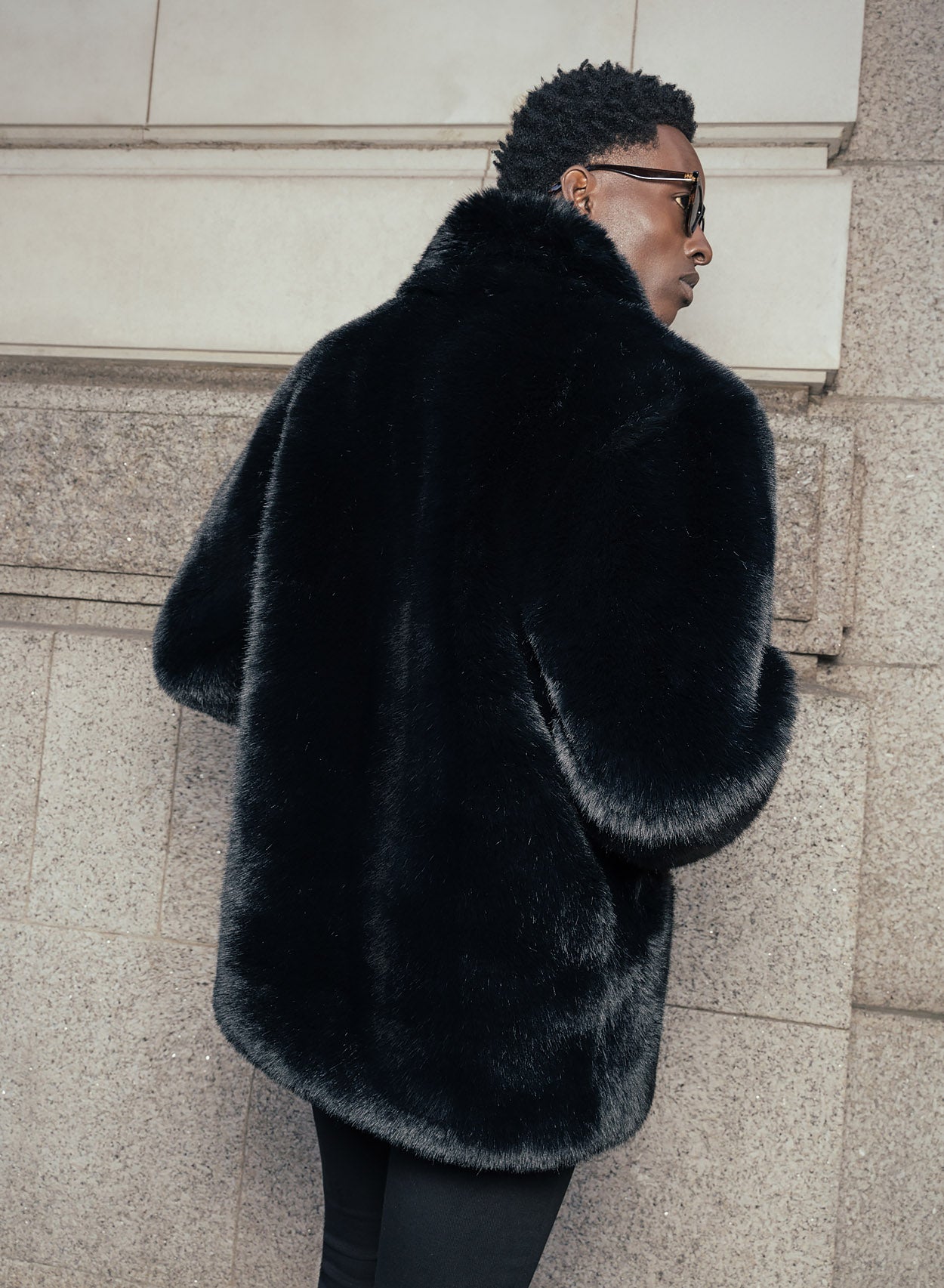 Black Shawl Oversize Faux Fur Coat ‐ Phix
