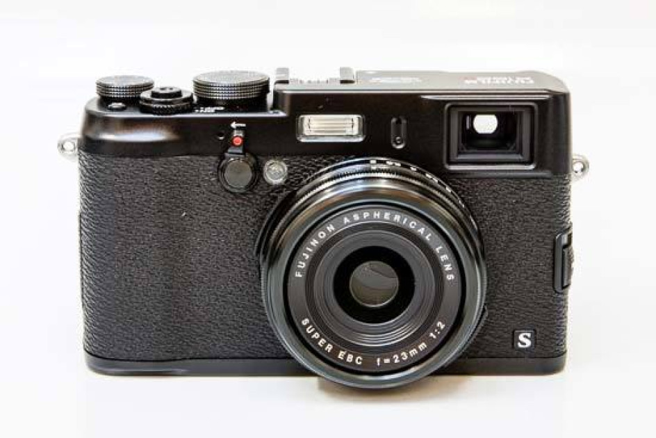 fujifilm_x100s_black_01.jpg