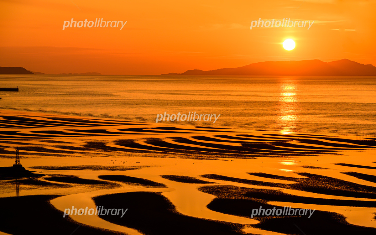 夕日に浮かぶ幻想的な砂紋景勝 「自然の神秘」季節・景勝地限定風景