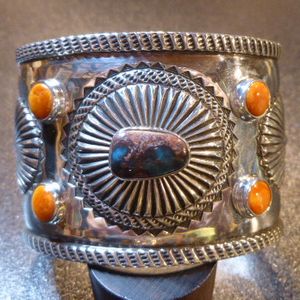 ナバホ Clendon・Pete クレンドンピート スタンプワーク バングル