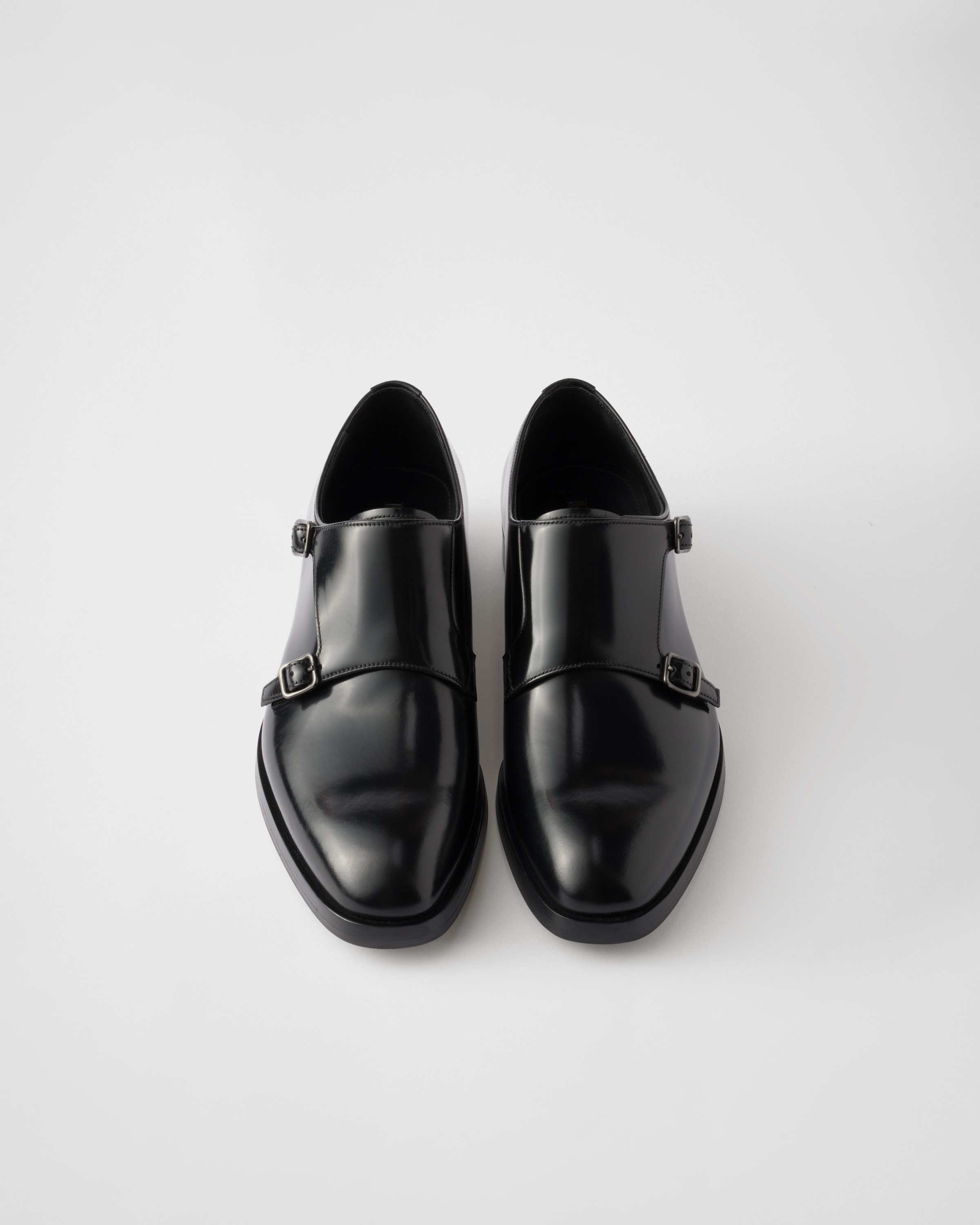ブラック ブラッシュドレザー ダブルモンクストラップ シューズ | PRADA