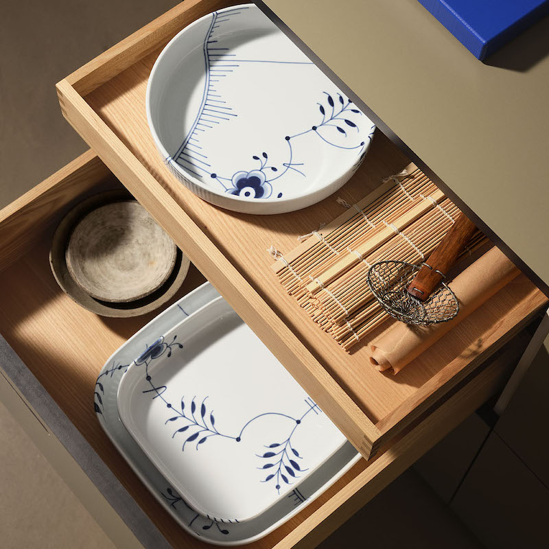 ブルーフルーテッド メガ オーブンウェア スクエアL|ロイヤル