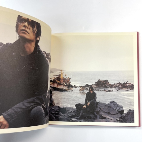 再入荷！ 櫻井敦司 初の詩集 夜想 未発表の歌詞 写真 映像を収録