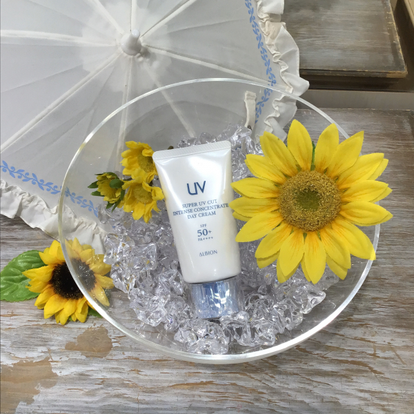 紫外線が気になるこの季節にオススメのアルビオンのUVアイテム