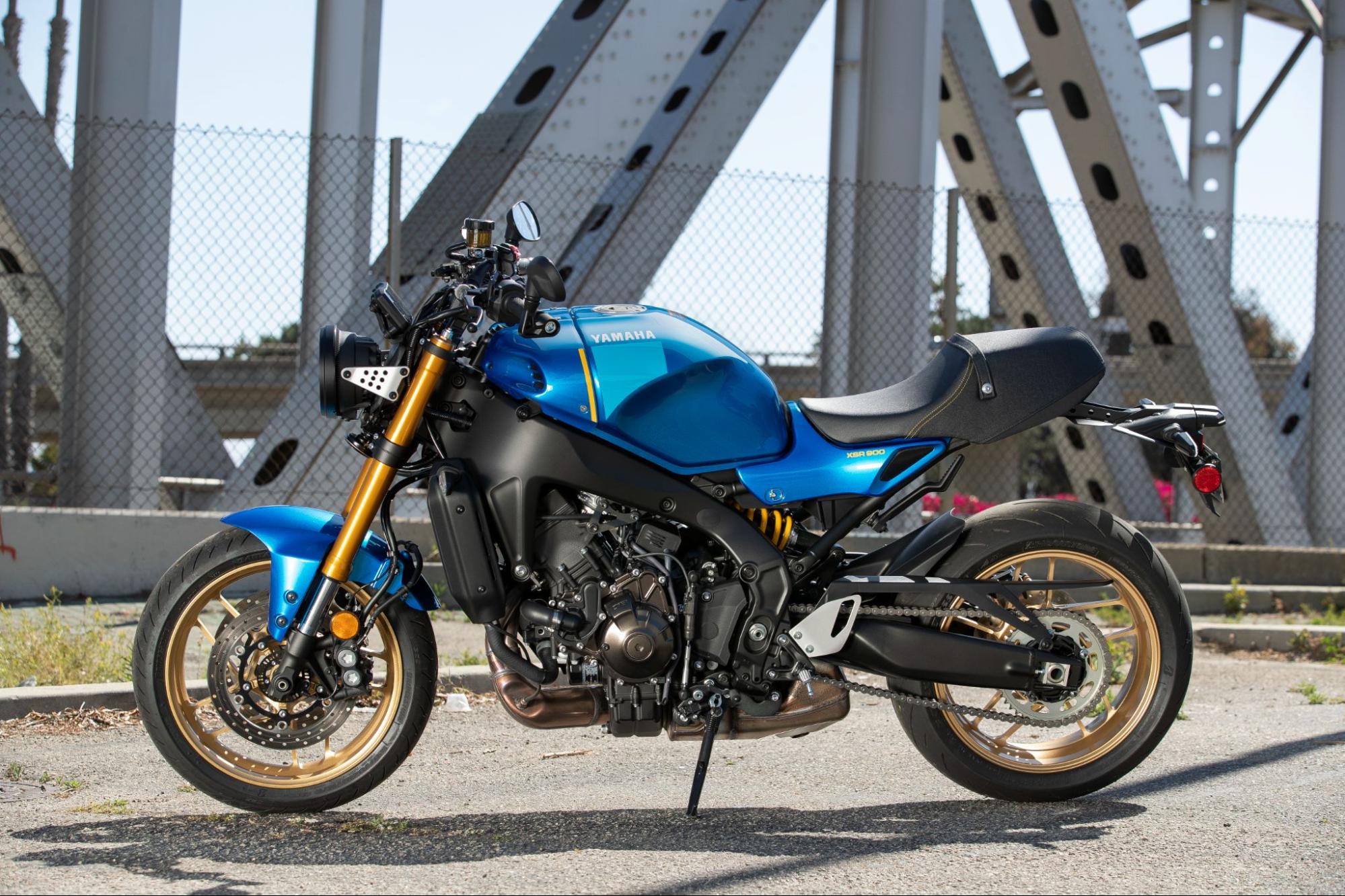 2022 Yamaha XSR900 first ride review - RevZilla