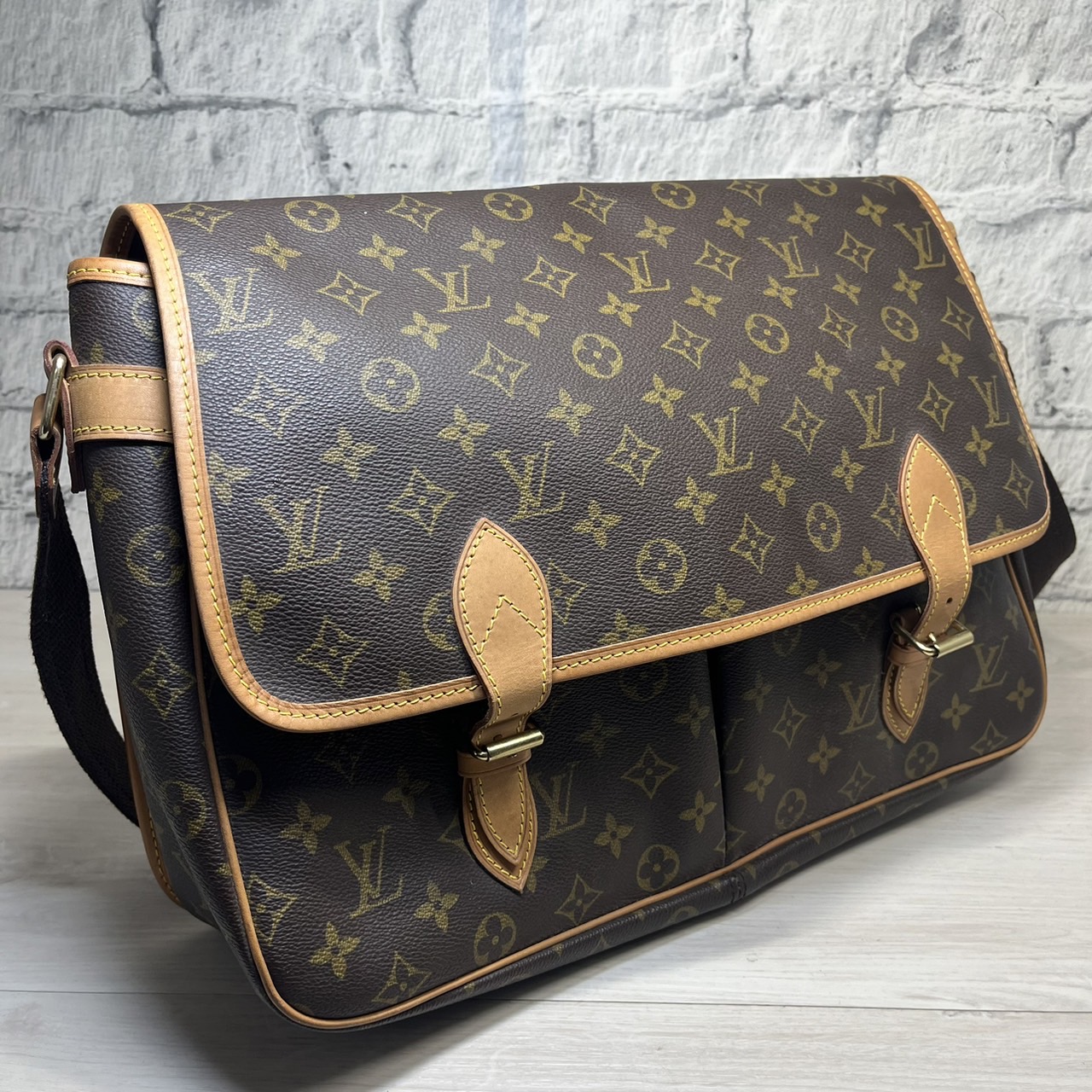 Louis Vuitton】 ルイ・ヴィトン モノグラム ジベシエールGM M249