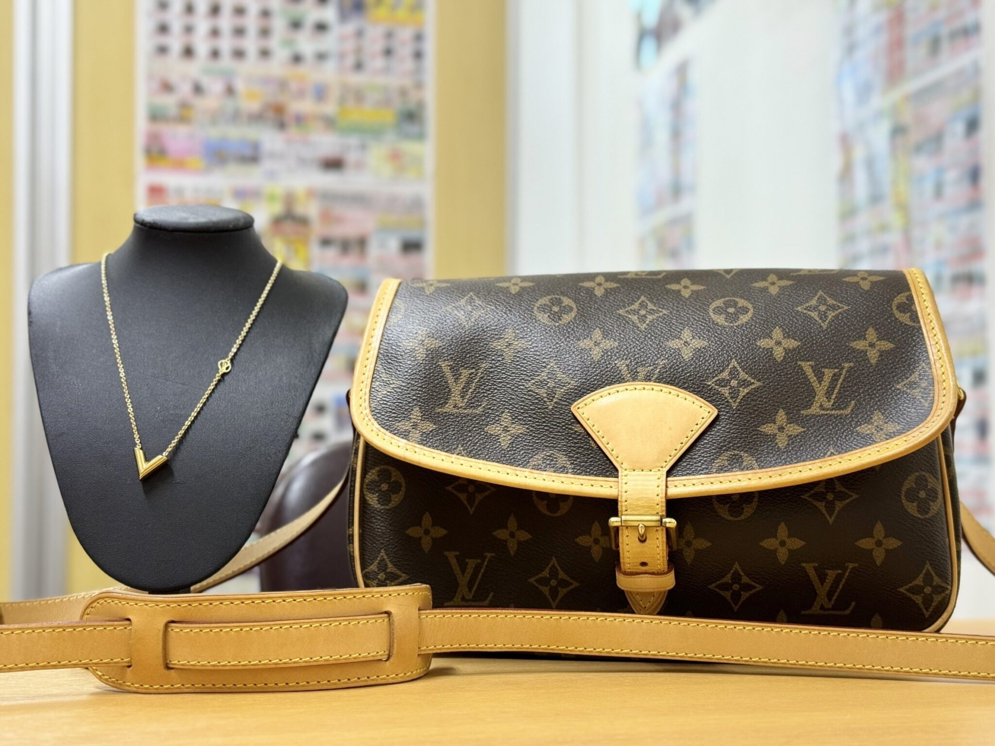 LOUIS VUITTON(ルイヴィトン) M42250 モノグラム ソローニュ