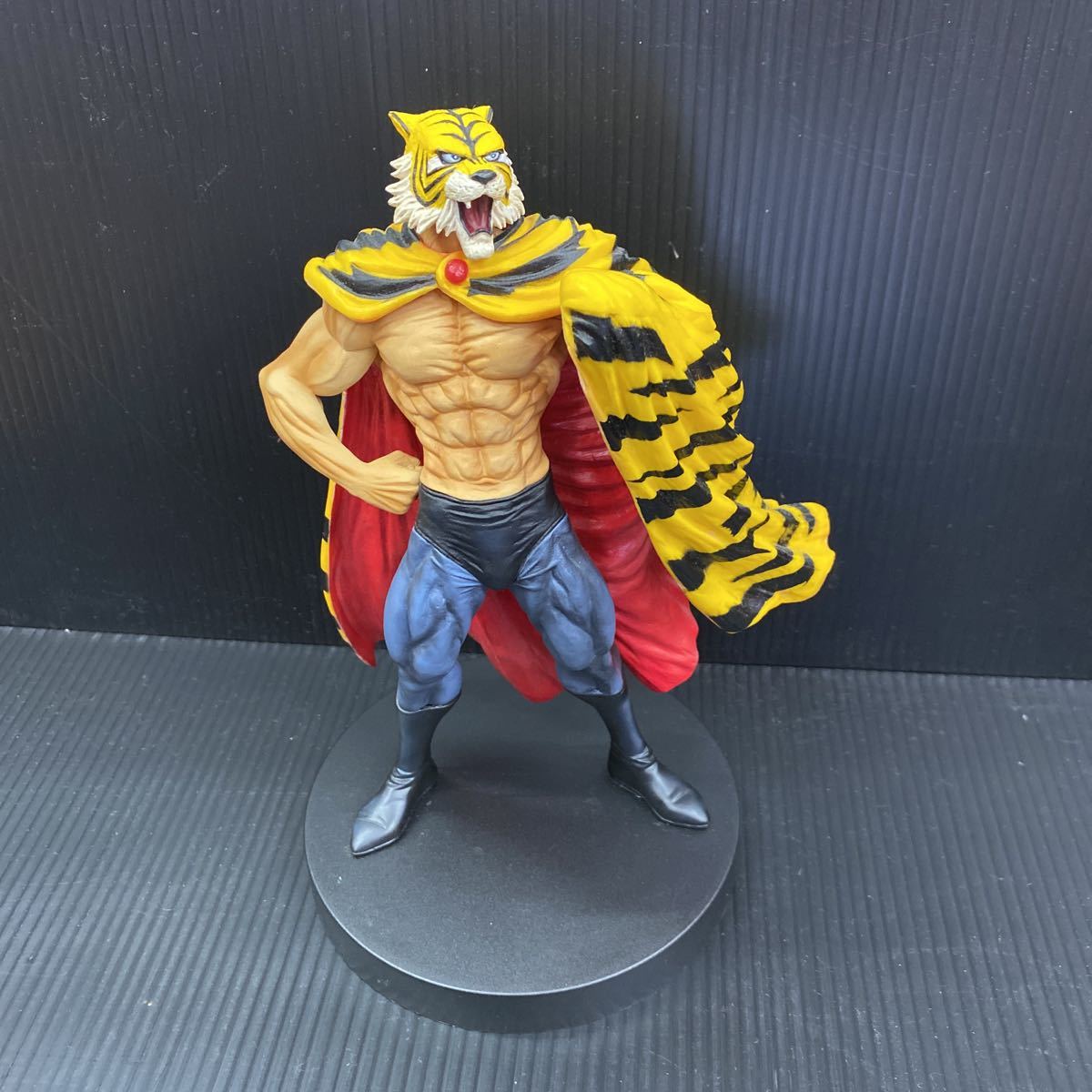 圧倒造型 タイガーマスク リアルフィギュア ダイブ DIVE アニメ