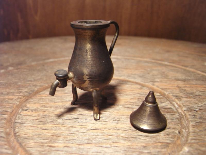 イタリア製真鍮ポット置物、ミニチュアポット、ドールハウス小物 LCM 4928