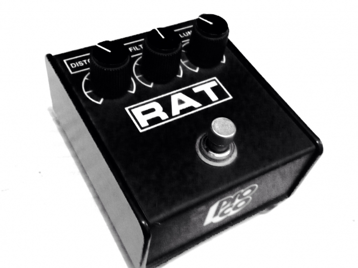 愛用者が多いディストーションエフェクター『RROCO RAT』 | リフレクト