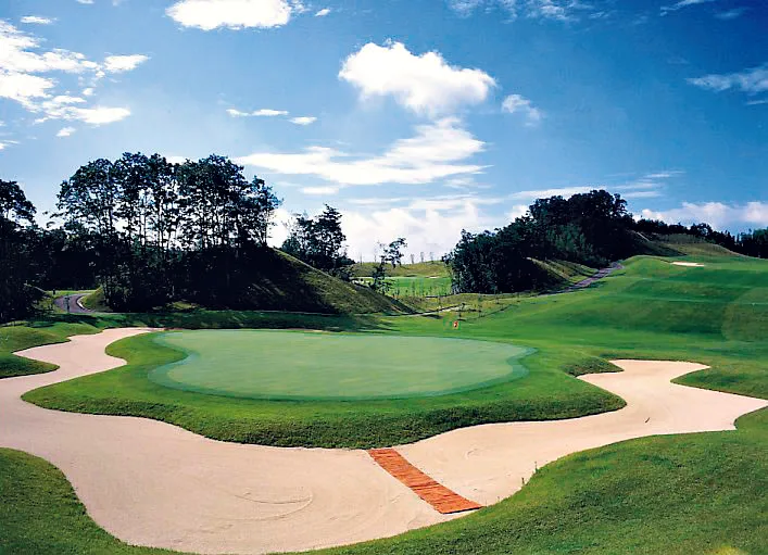 吉川インターゴルフ倶楽部MECHA（兵庫県）と日本酒・足湯でプチ旅行を