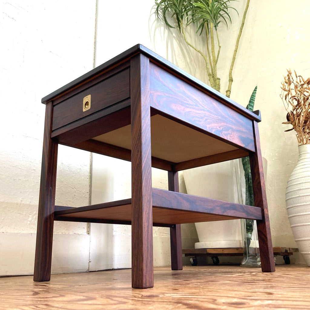 ブルクスボ BRUKSBO ベッドサイドテーブル ローズウッド 北欧