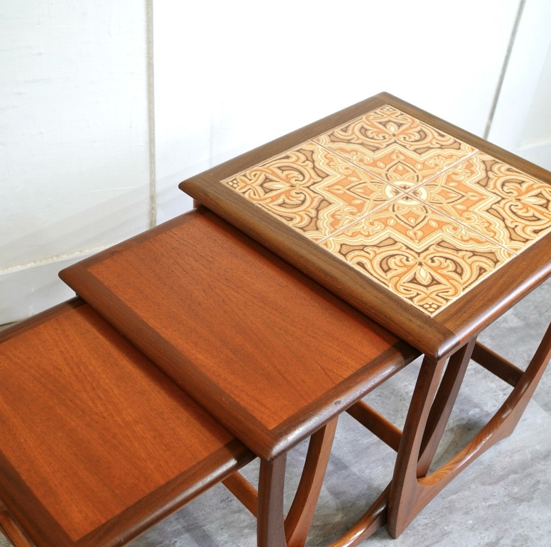 ジープラン / G-PLAN タイルトップ ネストテーブル コーヒーテーブル