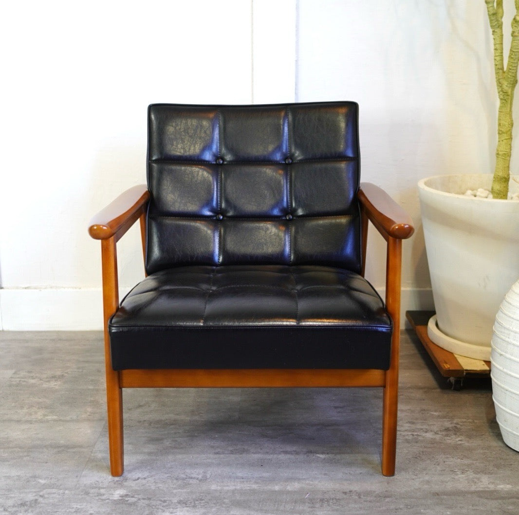 カリモク60 / karimoku Kチェア スタンダードブラック アームソファ 1