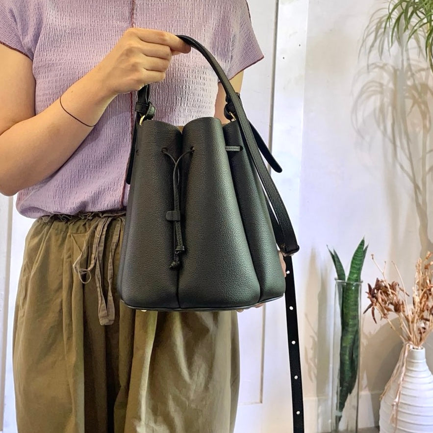 古着】ポレーヌ / Polène カヌレバッグ Numéro Huit ブラック 本革