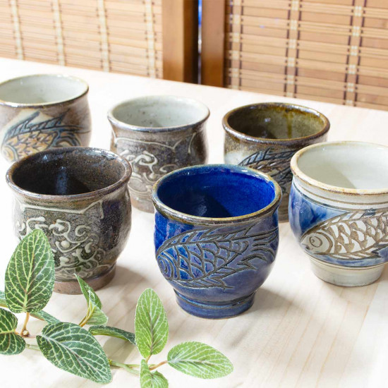 楽天市場】金城吉彦作 読谷壷屋焼 湯呑 小 全9柄(2-1) 沖縄 魚紋 海老