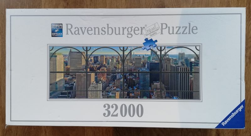 32000, Ravensburger, New York City Window - Rare Puzzles