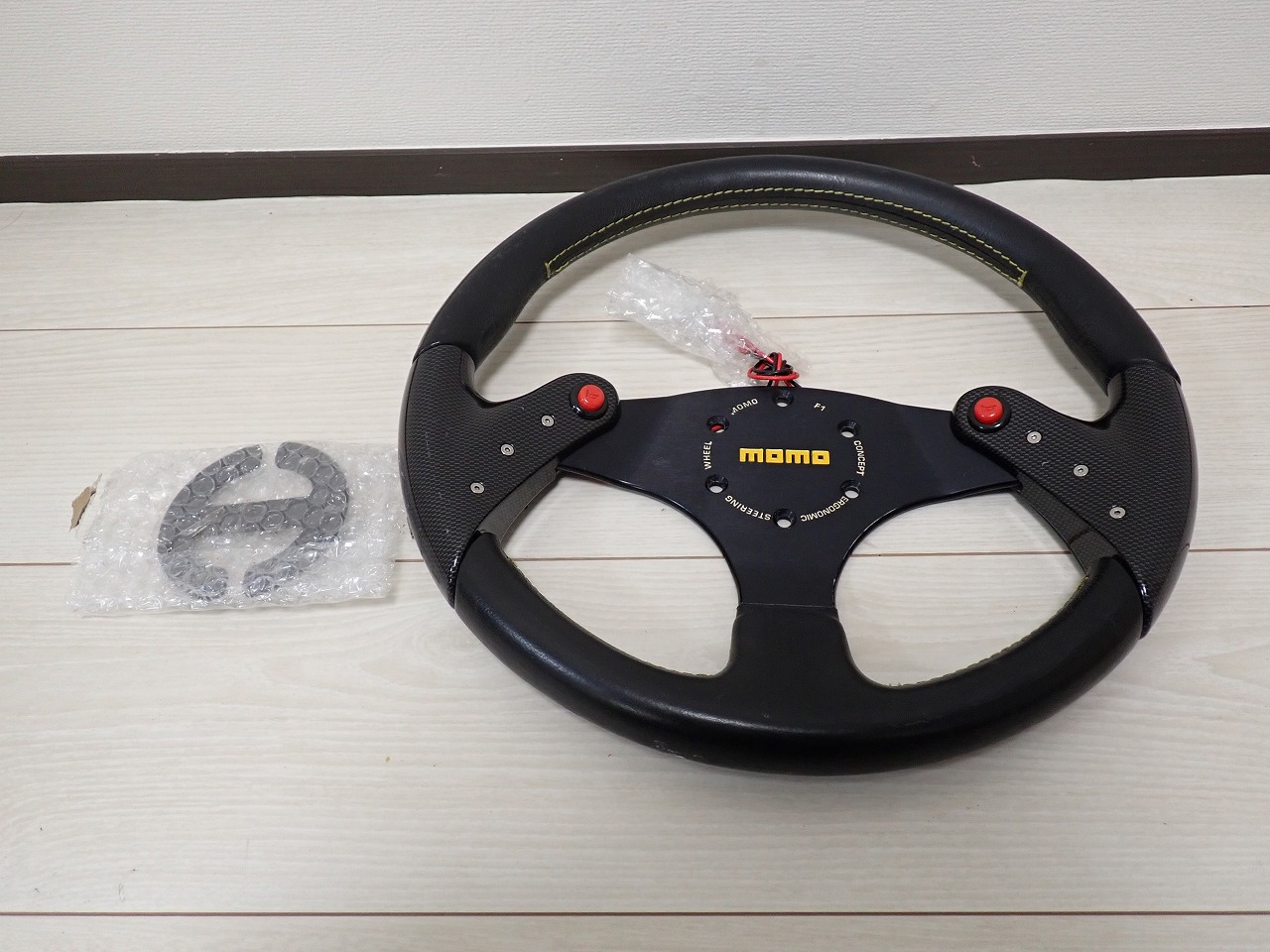 momo モモ 35φ ステアリング ハンドル F1 CONCEPT ERGONOMIC STEERING