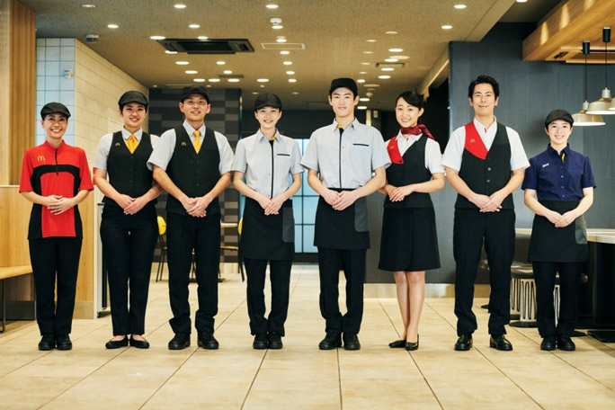 マクドナルド／クルーユニフォームを6年ぶりに一新 | 流通ニュース