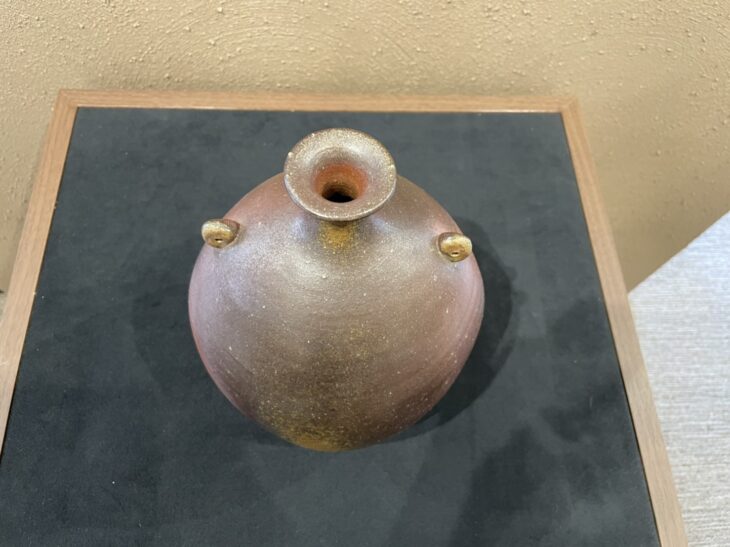 伊勢崎 満 作『備前 花入』 ｜骨董品買取 緑和堂