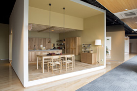 日本最大（※）の無垢キッチンショールーム誕生 「ウッドワンプラザ広島