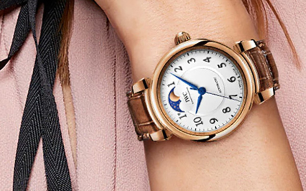 IWCのレディスウォッチを個性で選ぶ。女性に人気の銘品を紹介 | 高級