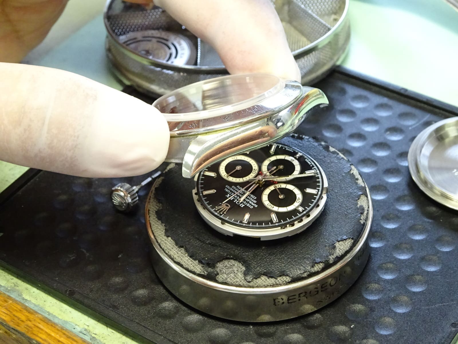 腕時計のガラス・プラスチック風防修理・交換｜料金・費用｜ウォッチ