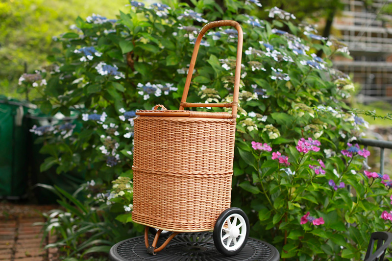 即納】籐・ラタンの軽量ショッピングカート/国産/車輪黒/W43×D30×H89