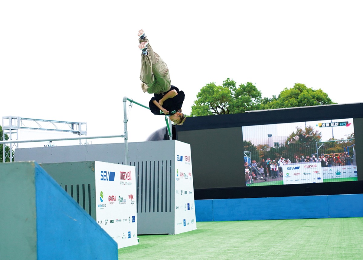 トップ選手の演技間近に パルクールの日本一決定戦 | 横須賀・三浦