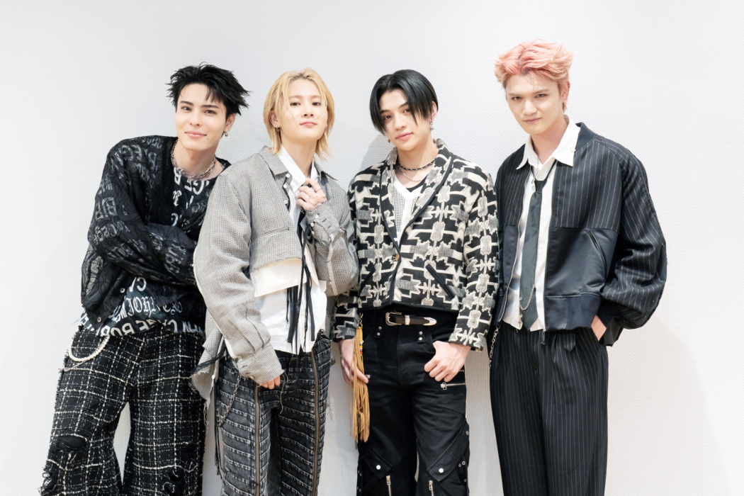 プレゼント】WOLF HOWL HARMONYの直筆サイン入りフォトカード1名様に