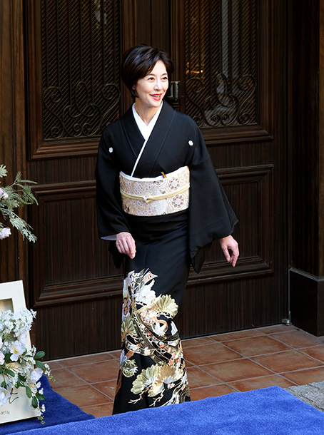 松に熨斗 | 黒留袖一覧 | 留袖レンタル キクヅル