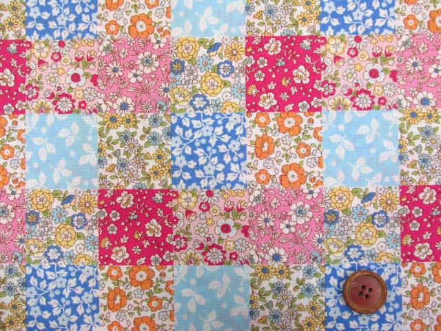 パッチワークフラワー・スクエア柄 ブロード生地