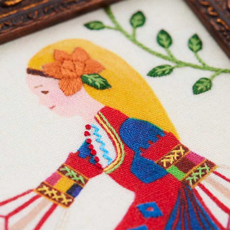 柏木リエさん×bitteさん 民族衣装の刺繍フレーム「ブルガリア