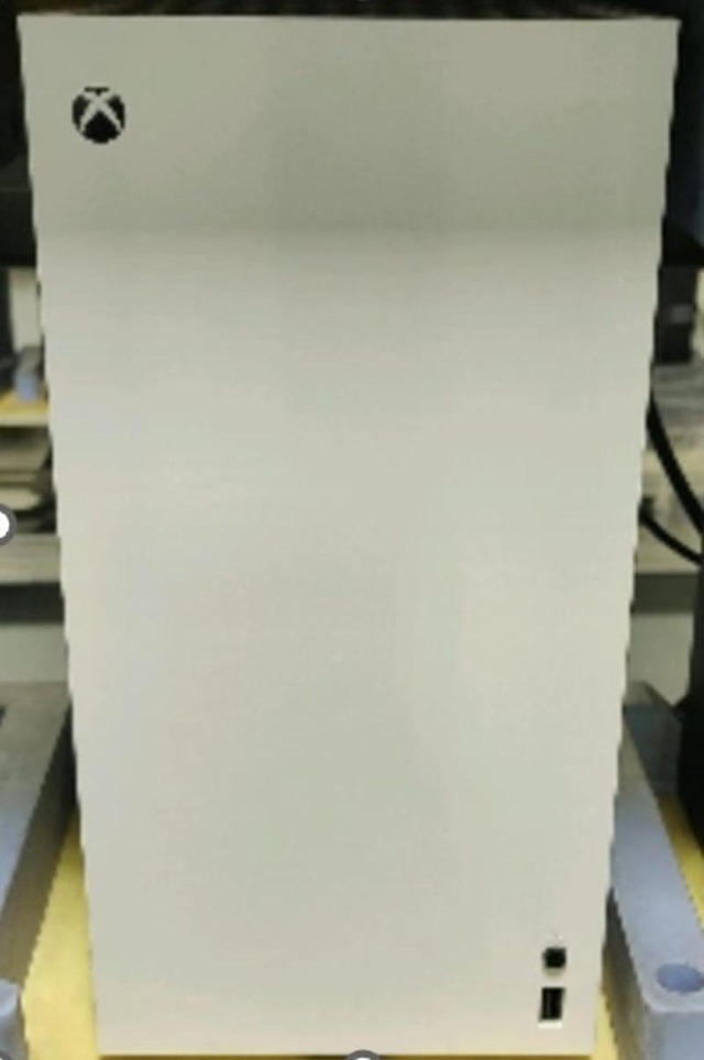 白い新型Xbox Series X、光学ドライブなしの箱型で2024年夏発売