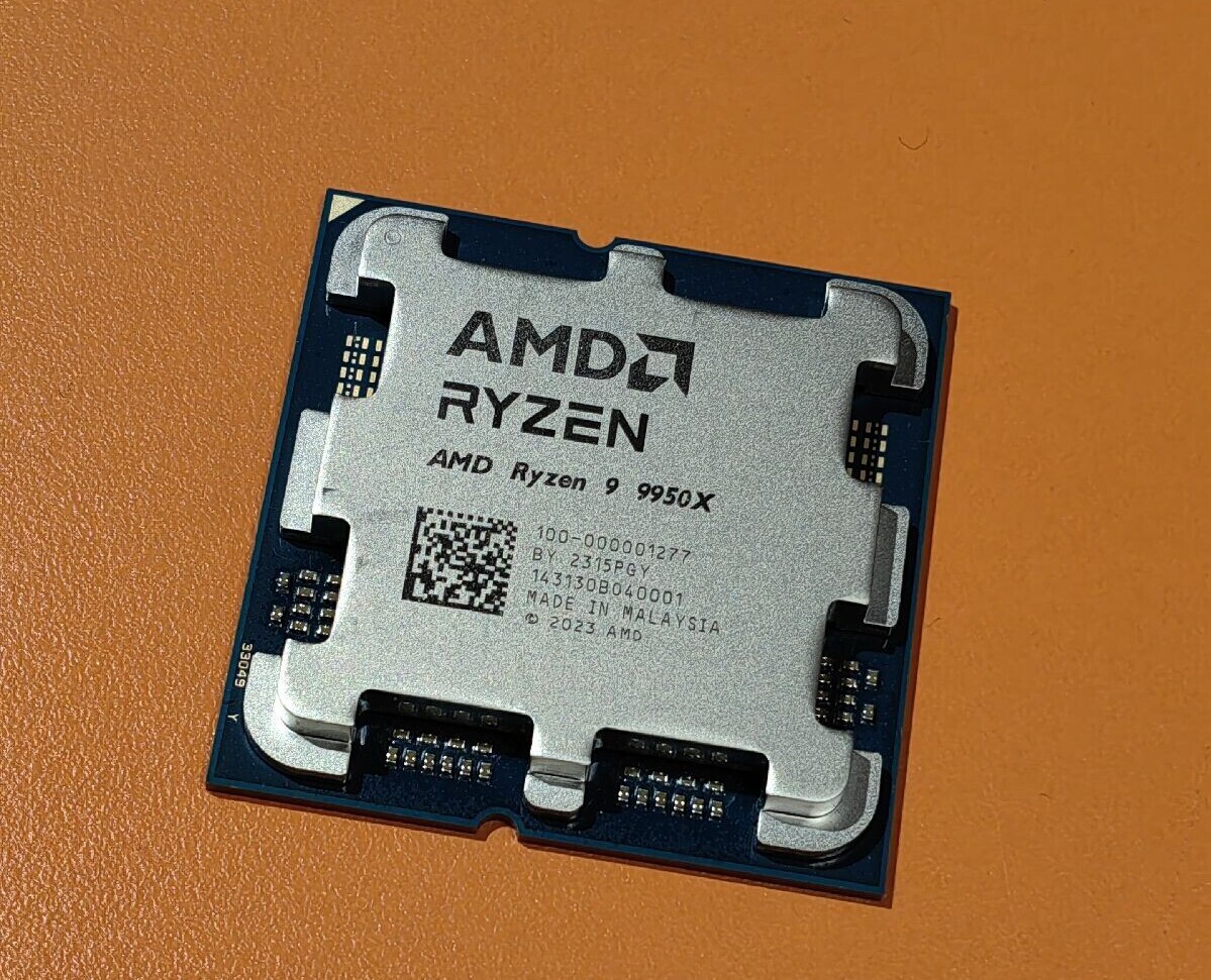 Hands On with the AMD Ryzen 9 9950X 
