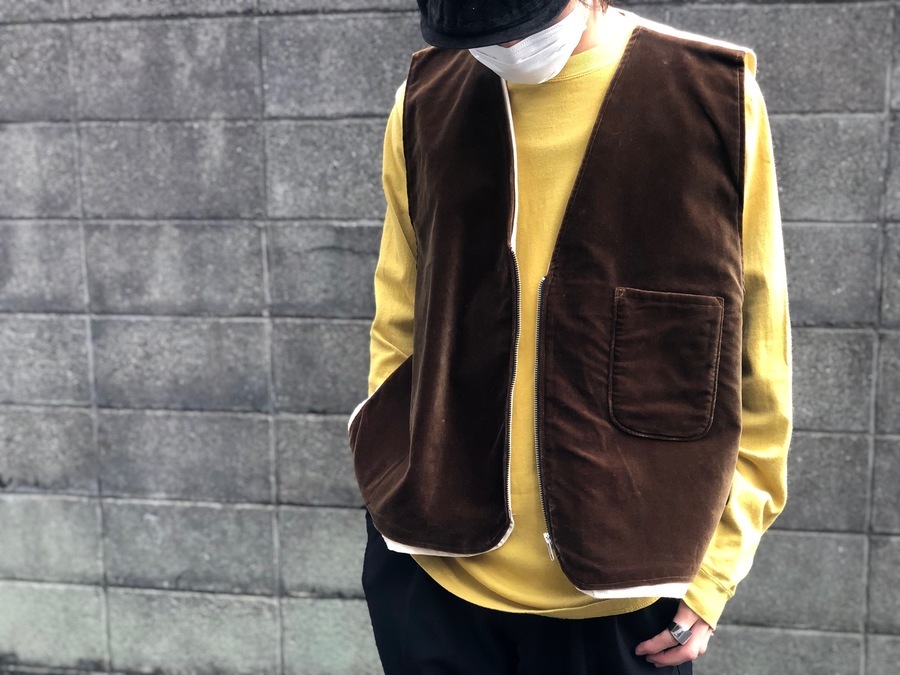 CAMIEL FORTGENS/カミエルフォートヘンス】からベロアベストのご紹介