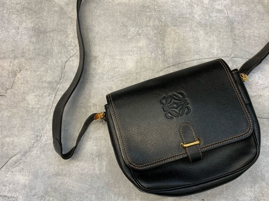 LOEWE(ロエベ)」よりオールドショルダーバッグが入荷しました