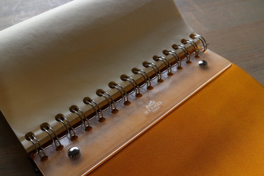 大人気ブランド【HERMES/エルメス】からカイエルーレ ロールノートを