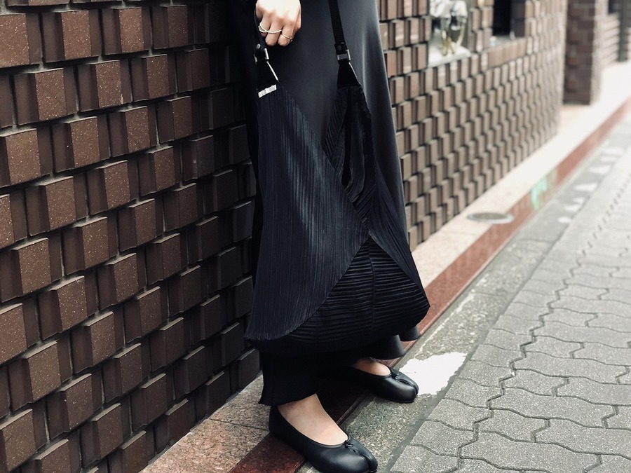 PLEATS PLEASE/プリーツプリーズよりショルダーバッグのご紹介です