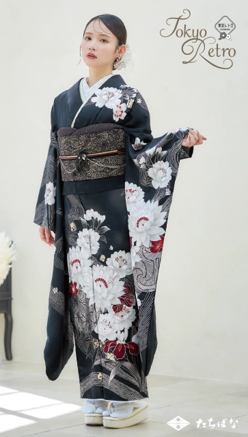 矢作萌夏ちゃん”着用の振袖-黒｜成人記念の新作振袖ご紹介