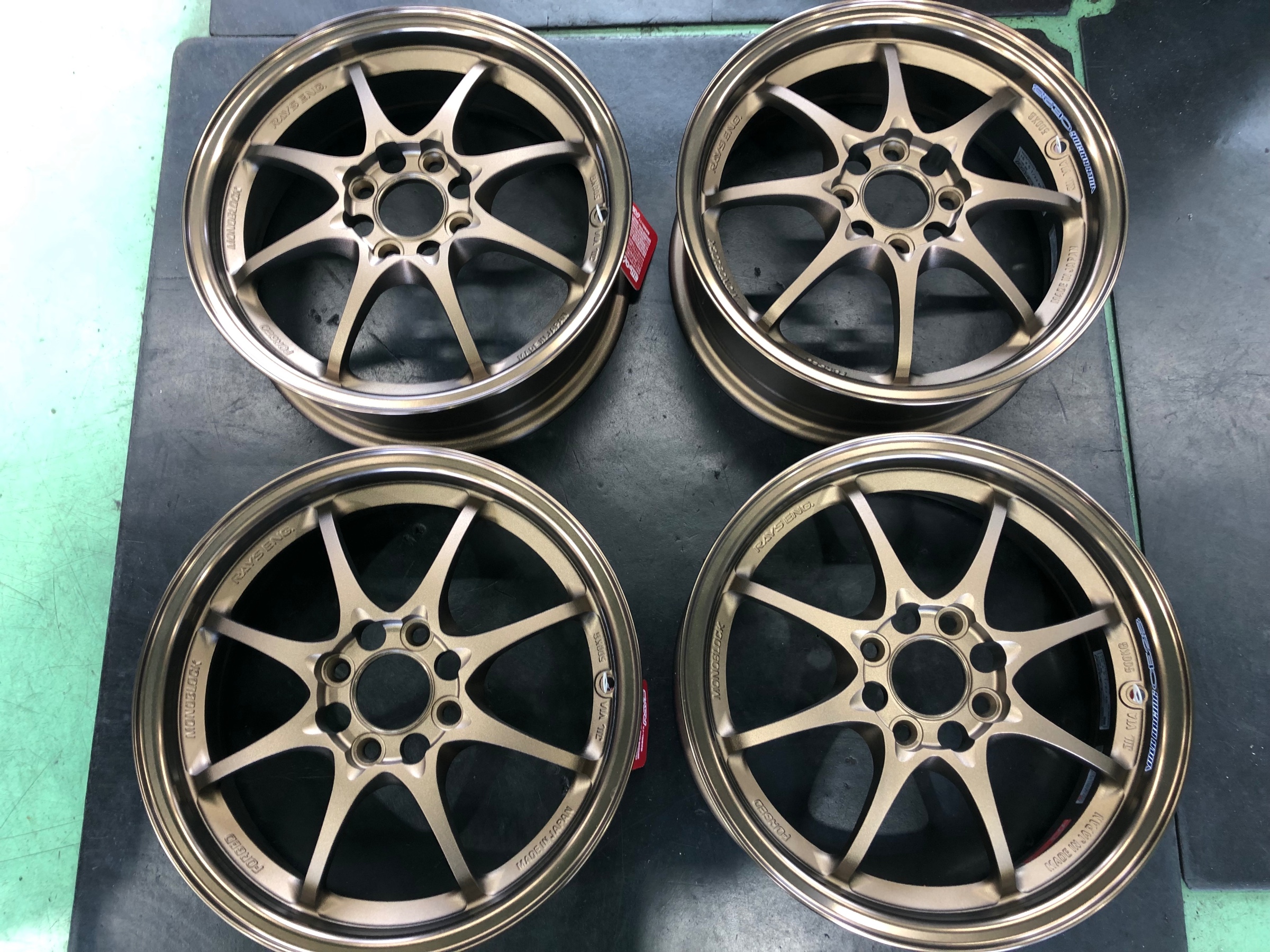 RAYS VOLK RACHING CE28N 15インチブロンズカラー入荷♪ | 店舗お