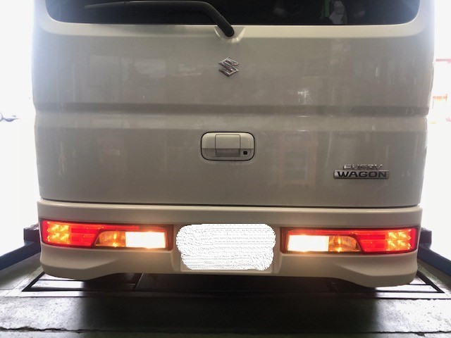 エブリイワゴン DA17W テールランプ交換 | 店舗おススメ情報 | タイヤ