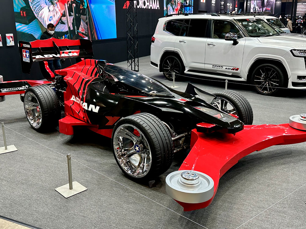 東京オートサロン 2023「実車ミニ四駆 ADVAN エアロアバンテ