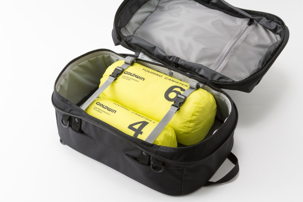 GOLDWINから背負って運べるシートバッグ『GWM X-OVER リアバッグ39』が