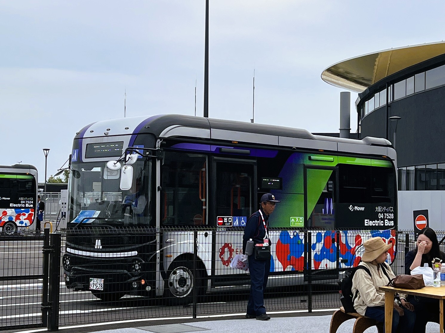 万博会場内・外周バス「e Mover」 – Yan's diary