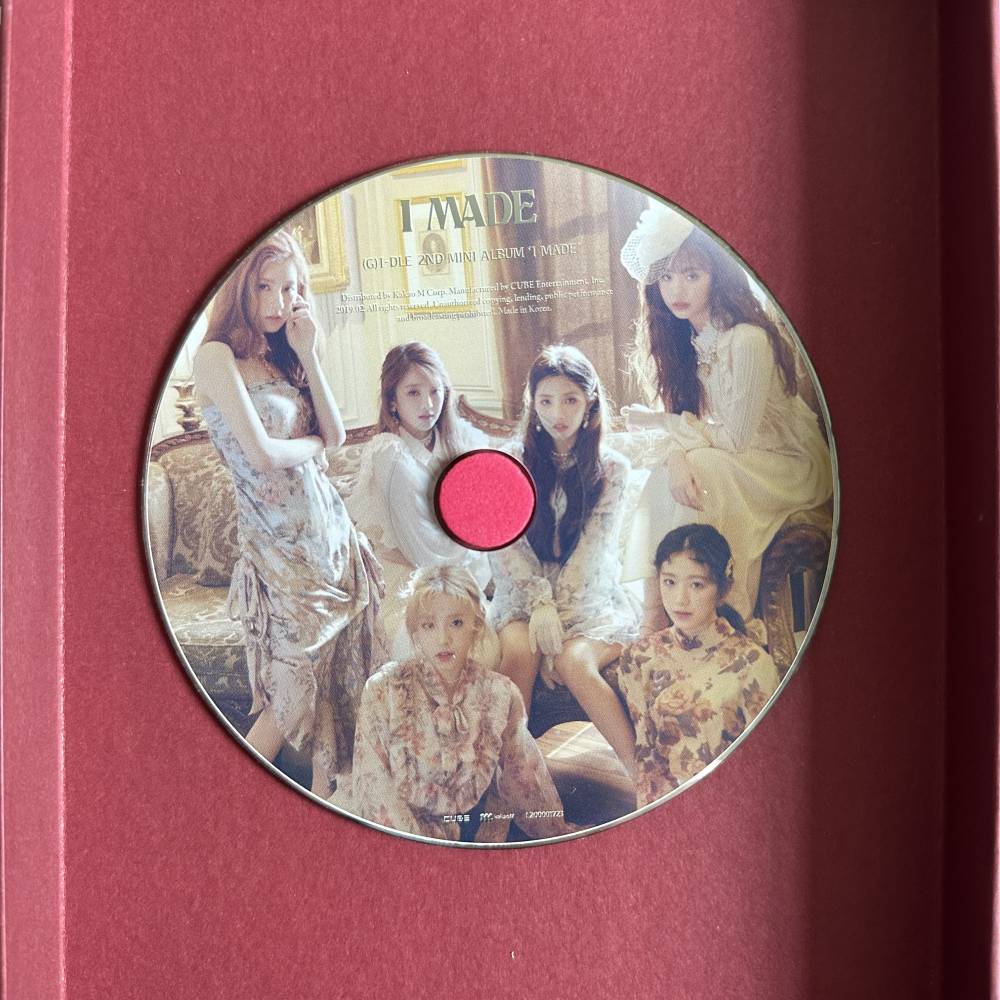 G)I-DLE SIGNED 2ND MINI ALBUM 'I MADE'