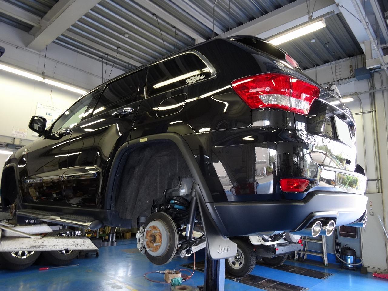 WKグランドチェロキー リフトアップ作業 - 4WD SHOP タイガーオート